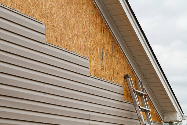 Professional Fiber Cement Siding technician working in Springdale, SC